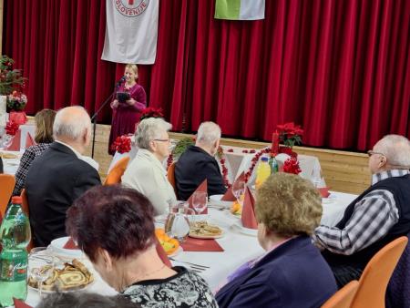 Novoletno srečanje krajank in krajanov Kotelj starih 80 let in več (16)